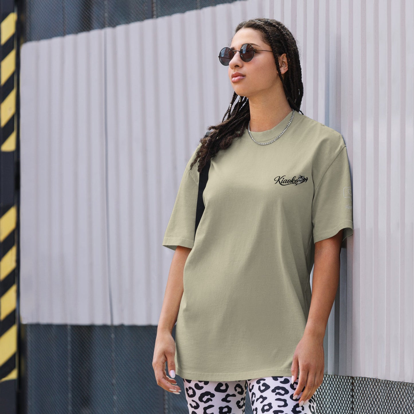 Oversized faded t-shirt قميص اوفر زايز مطرز - Kiaoko Store متجر كيوكو